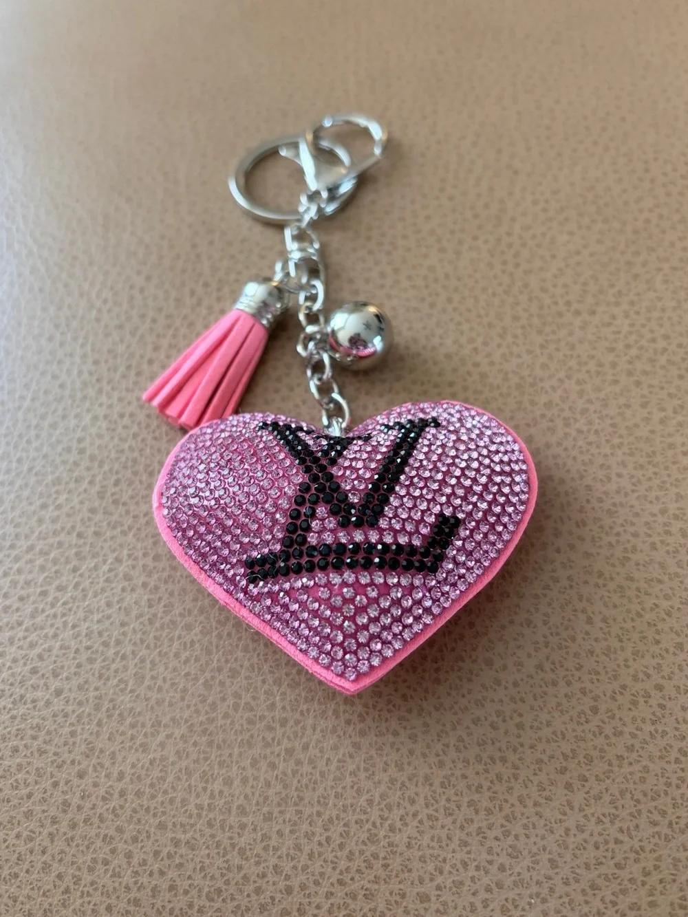 Bougie Pink Heart Crystal Keychain with Tassel - Picture 3 of 7